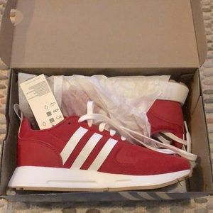 NWT - Adidas Originals Scarlett w/ Gum Bottom